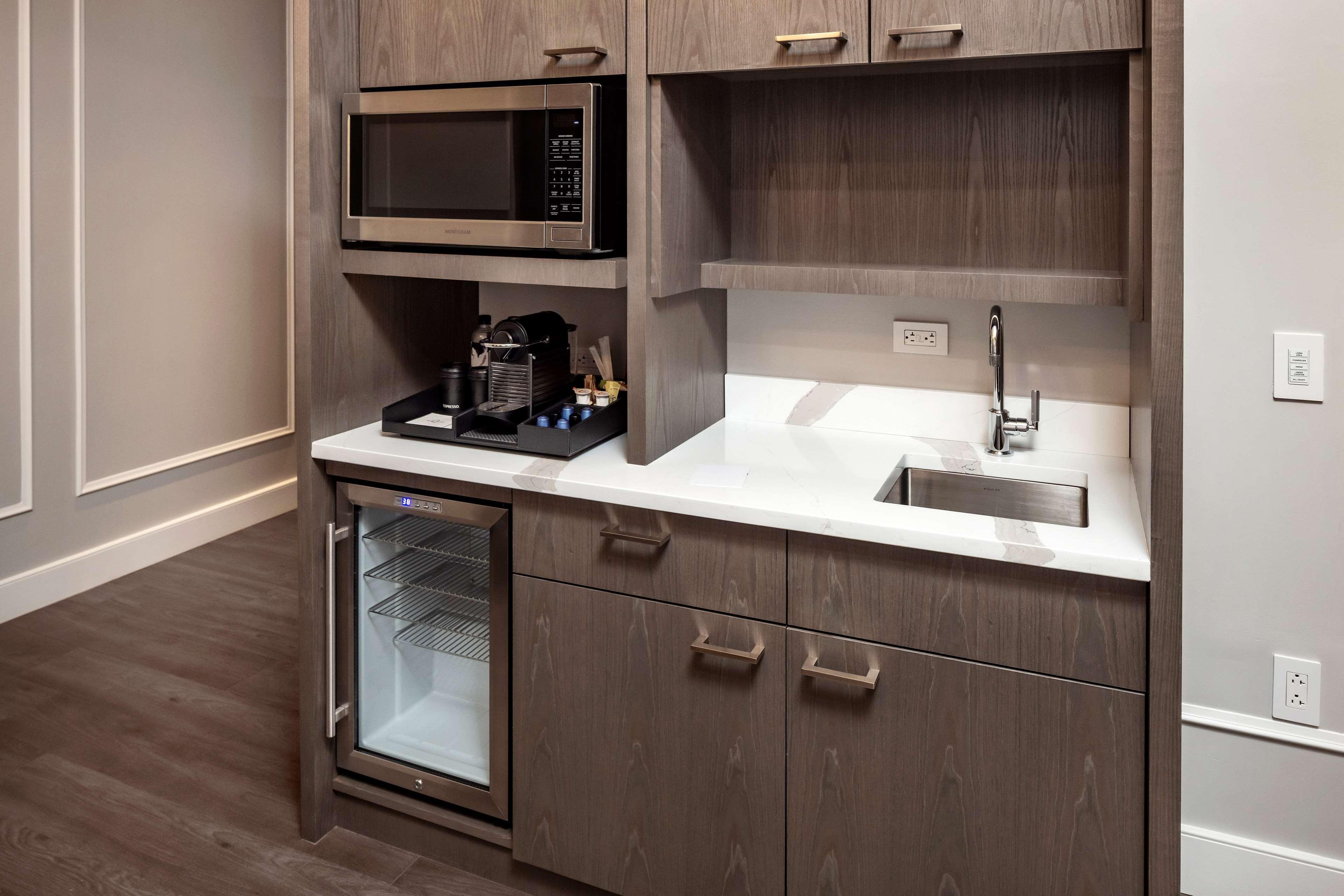 Hilton Club The Quin New York Hotel Екстериор снимка