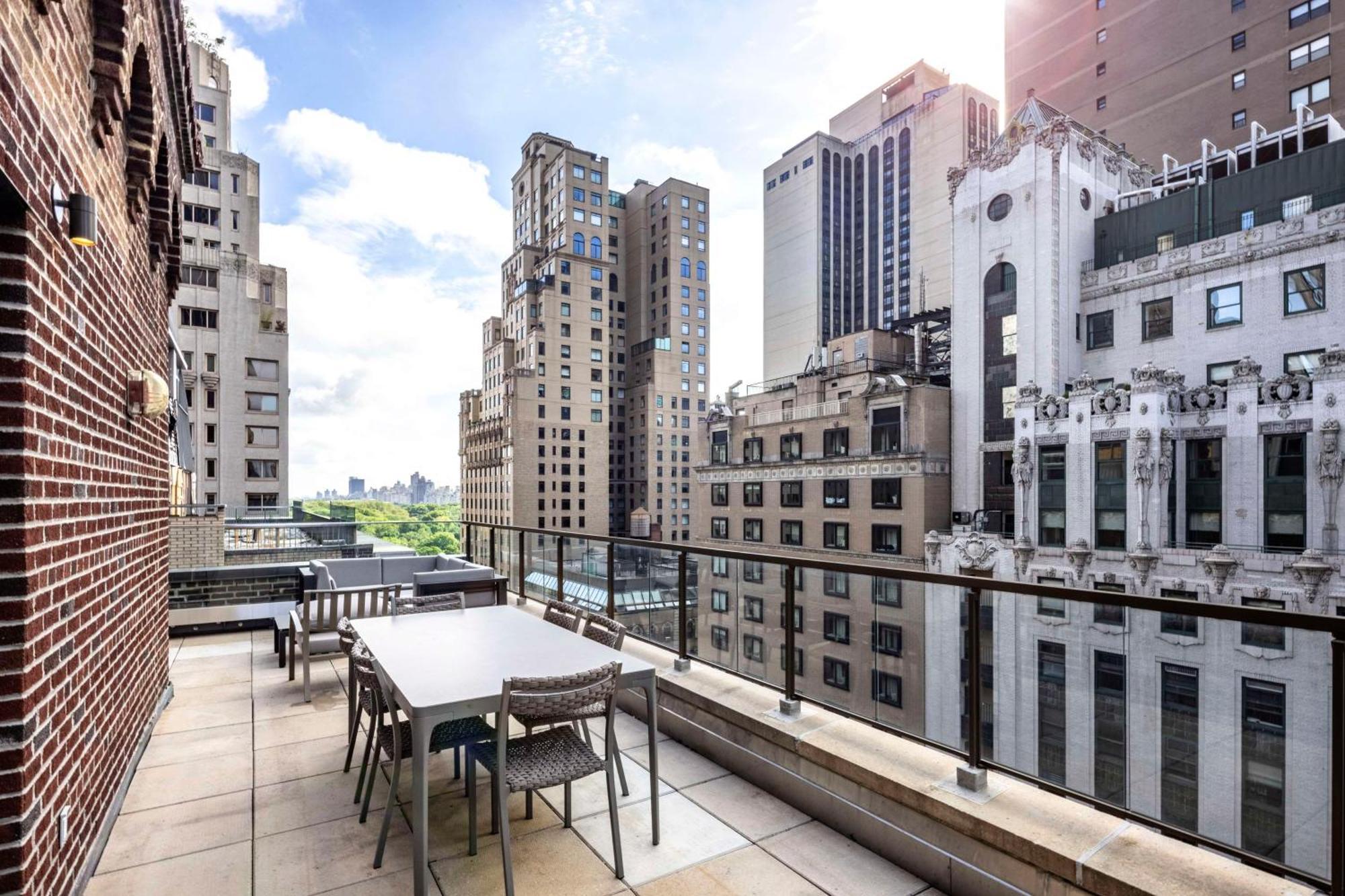 Hilton Club The Quin New York Hotel Екстериор снимка